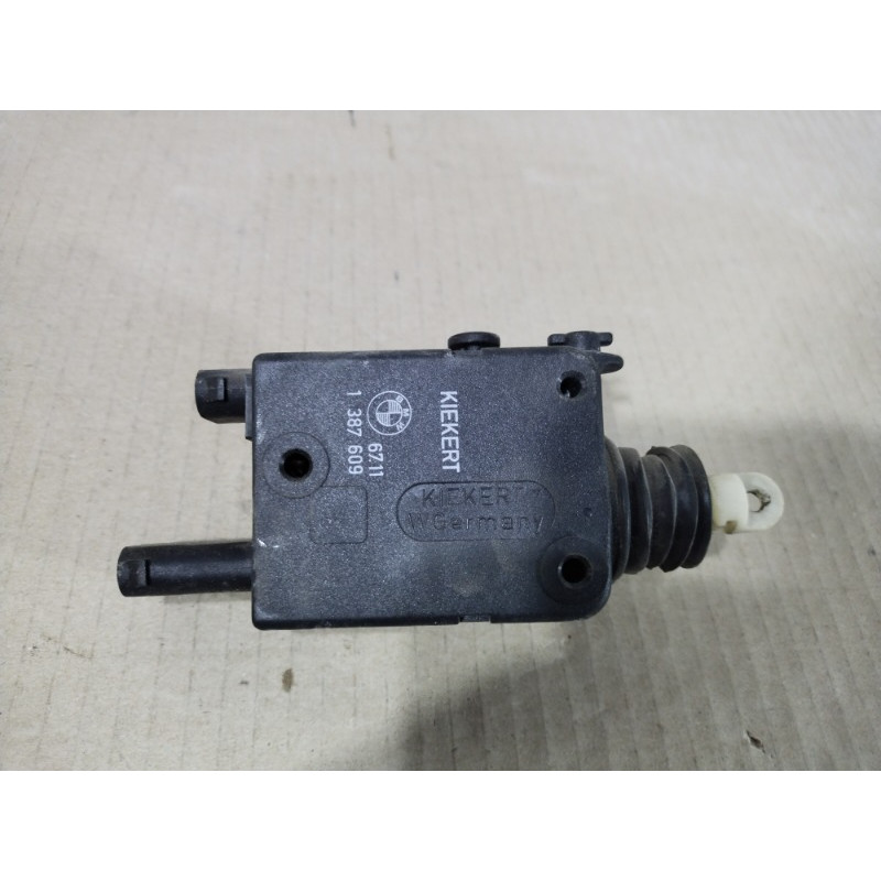 Привод замка багажника (электрика) BMW 5-series E34 67111387609