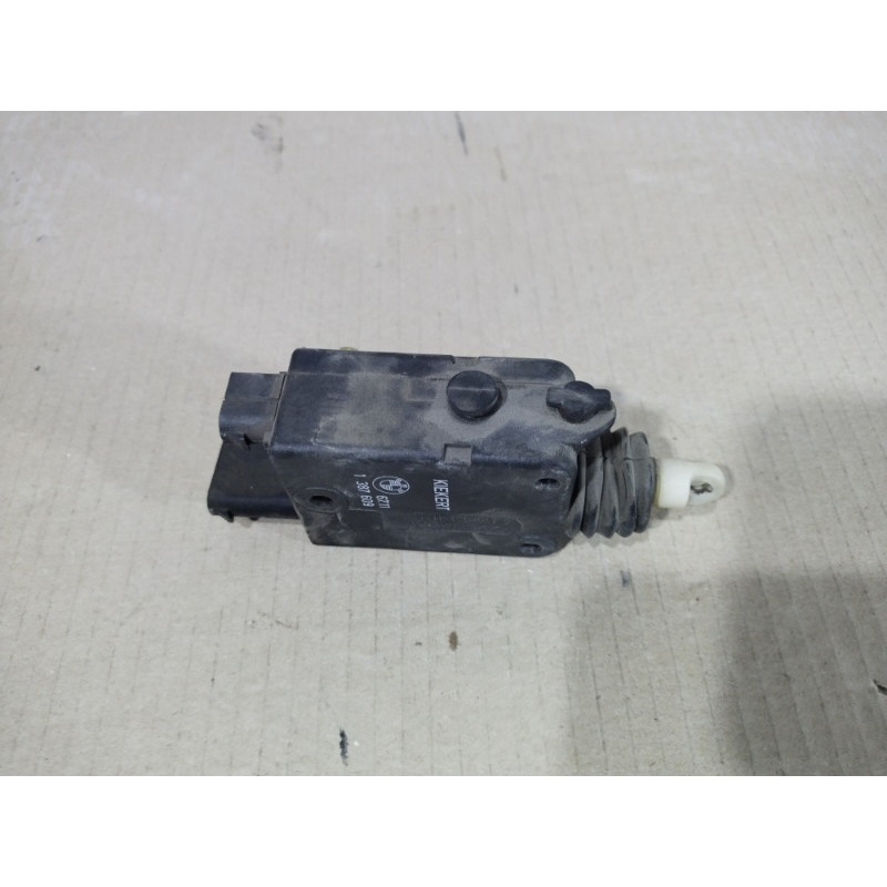 Привод замка багажника (электрика) BMW 5-series E34 67111387609