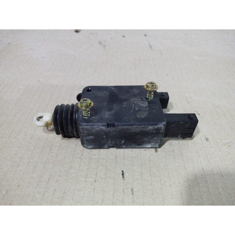 Привод замка багажника (электрика) BMW 5-series E34 67111387609