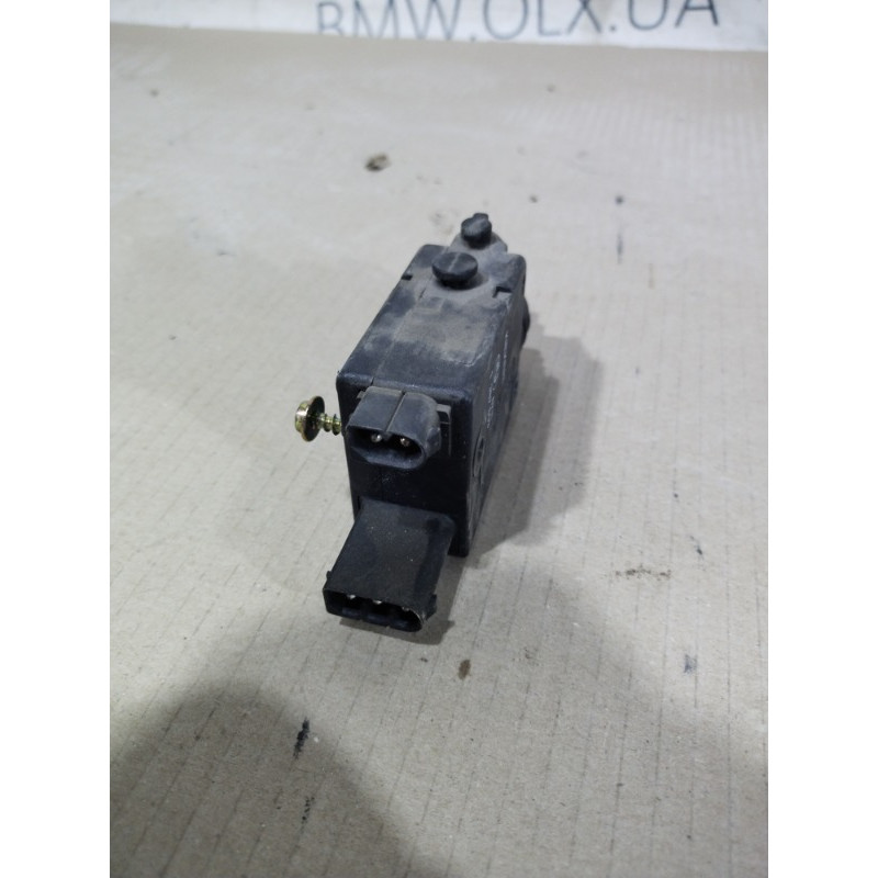 Привод замка багажника (электрика) BMW 5-series E34 67111387609