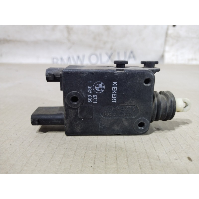 Привод замка багажника (электрика) BMW 5-series E34 67111387609