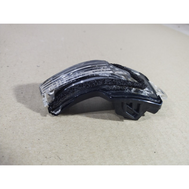 Повторитель поворота (оптика) Lexus Nx AZ10 e1314092