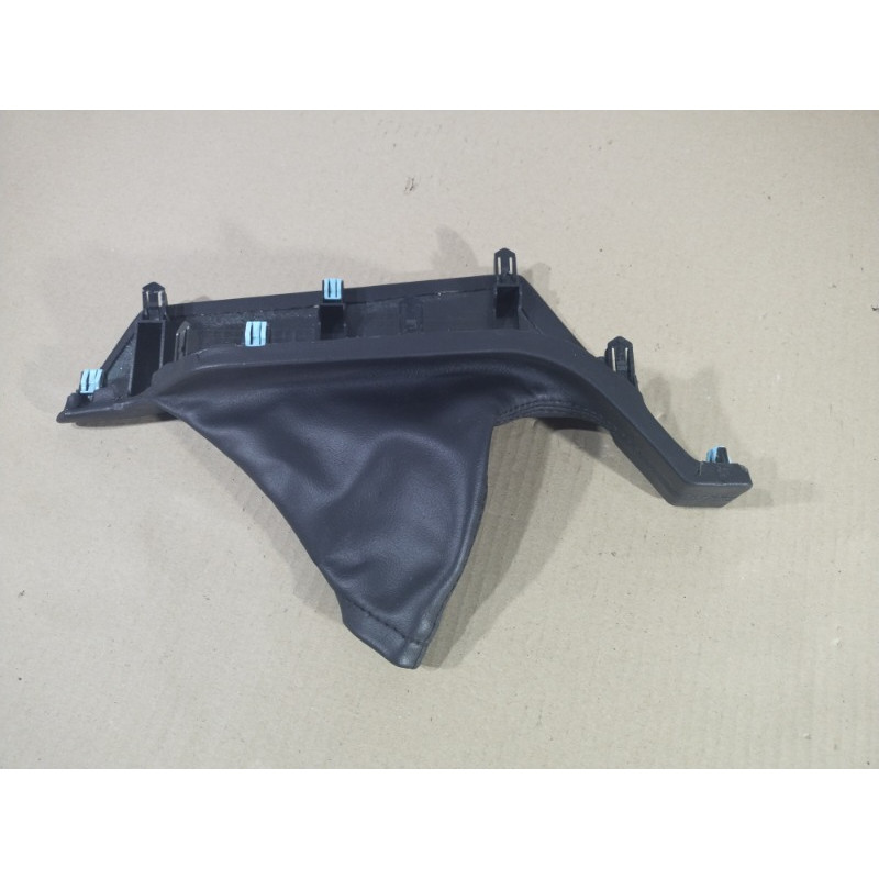 Чехол ручки стояночного тормоза (салон) Subaru Impreza GK s24111540