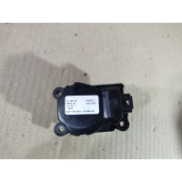 Привід заслонки обігрівача