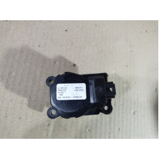 Привод заслонки отопителя