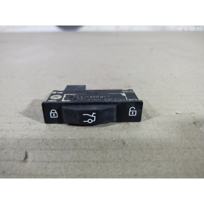 Кнопка відкривання кришки багажника (електрика / кнопки) BMW 3-series F30 61319253779