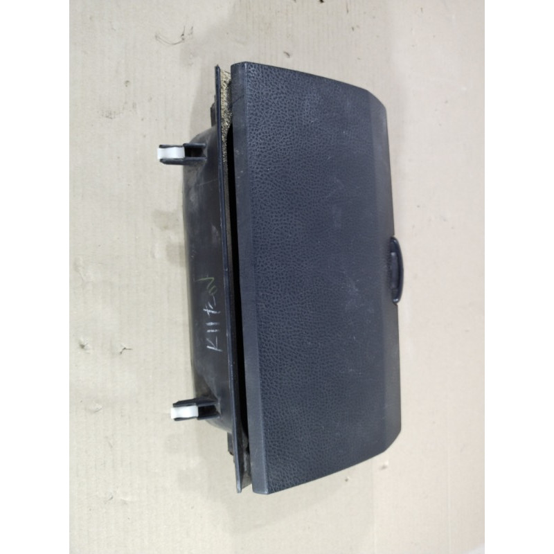 Бардачок центральной консоли (салон) Mazda 6 GG 2004 2.0 RF5 GJ6AG0245