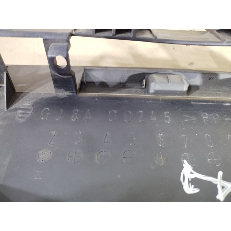 Бардачок центральной консоли (салон) Mazda 6 GG 2004 2.0 RF5 GJ6AG0245