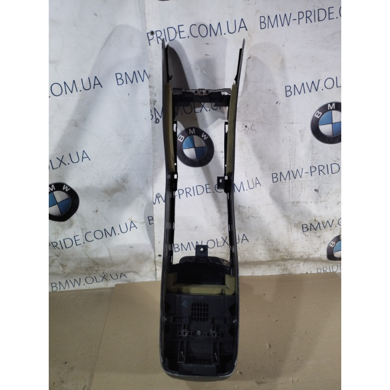 Центральная консоль (салон) Mazda 6 GG 2002 2.0 RF5 gj6a64441