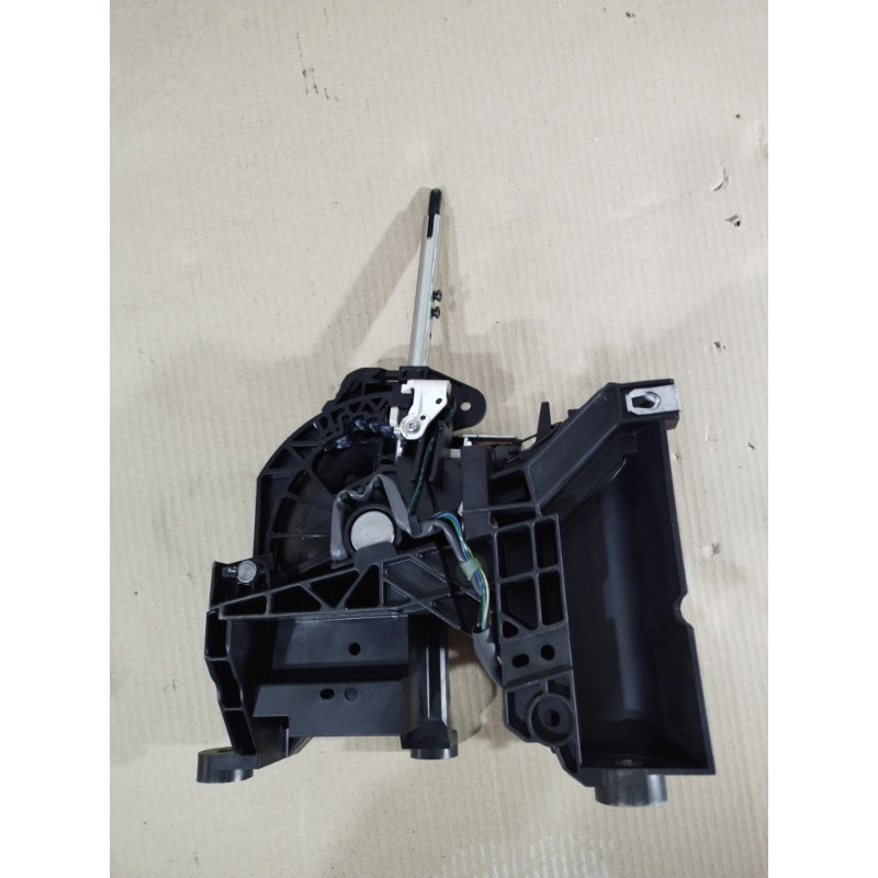 Селектор АКПП (трансмиссия) FORD Focus MK3 2015 2.0 F1EZ7210UD