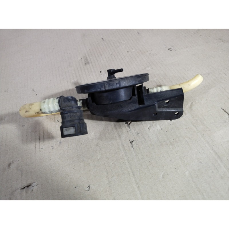 Клапан вентиляции (кузов и элементы) Volkswagen Touareg 7L 2004 3.2 7l0201246a