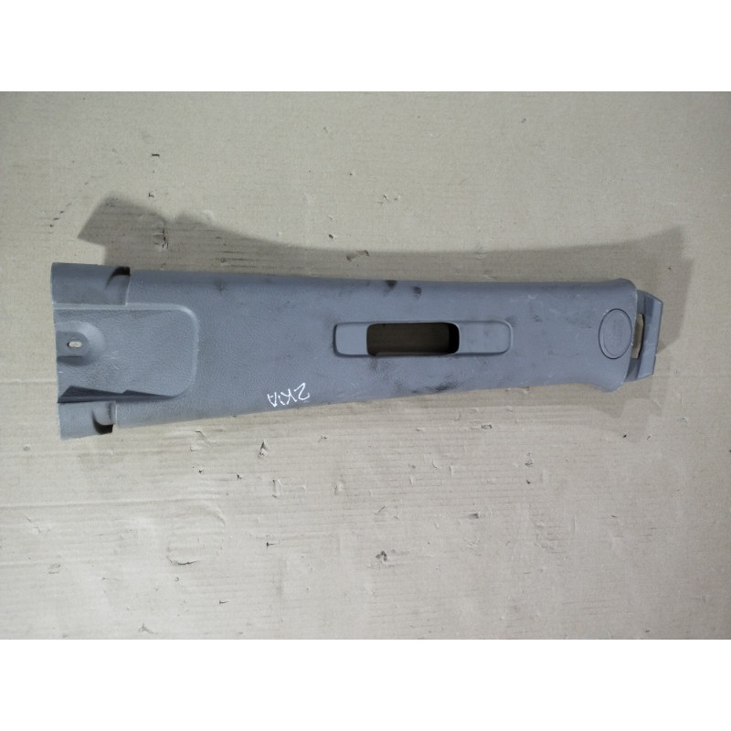 Обшивка Стойки (салон) KIA Sorento BL 2007 2.5 CRDI 858243e000