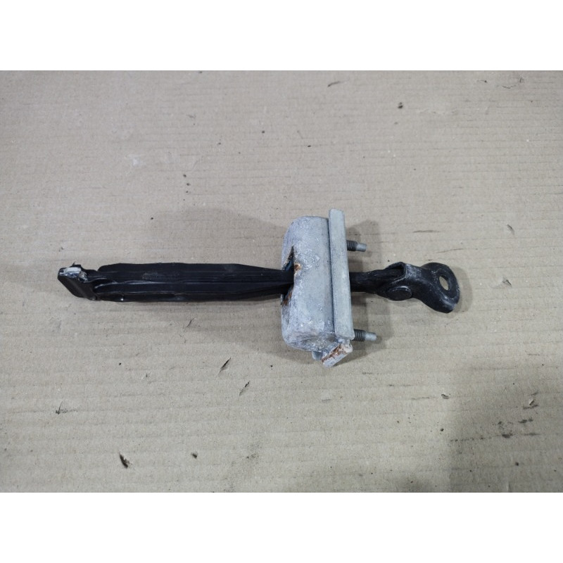 Ограничитель двери (кузов и элементы) CHEVROLET Cruze J300 2012 1.8 95021014