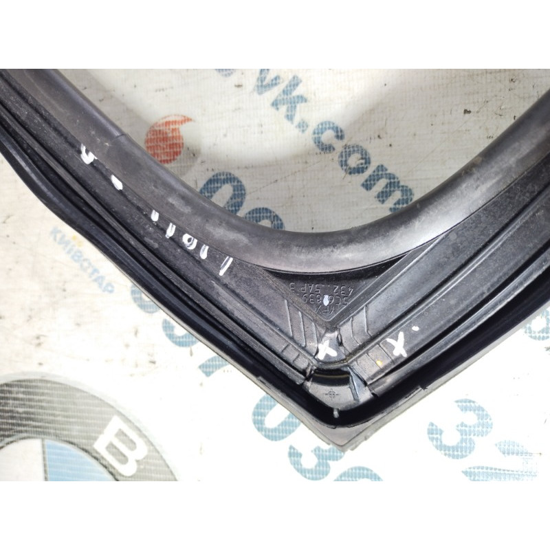 Уплотнитель проема двери (кузов и элементы) Volkswagen Jetta MK6 2011 2.0 5c6839432