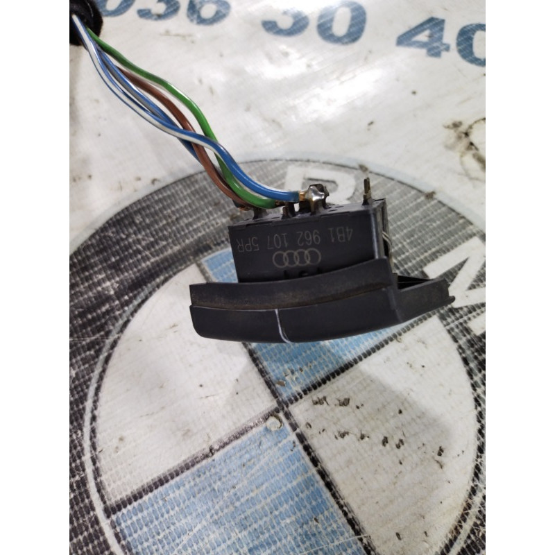 Кнопка блокировки центрального замка (электрика / кнопки) AUDI A6 C5 2001 2.5 AKE 4b1962107