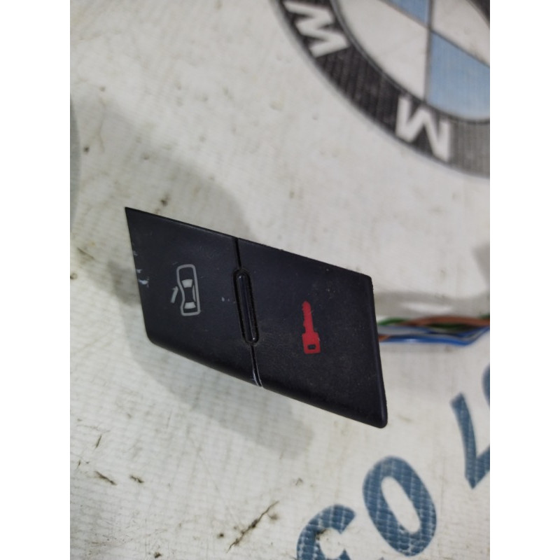 Кнопка блокировки центрального замка (электрика / кнопки) AUDI A6 C5 2001 2.5 AKE 4b1962107