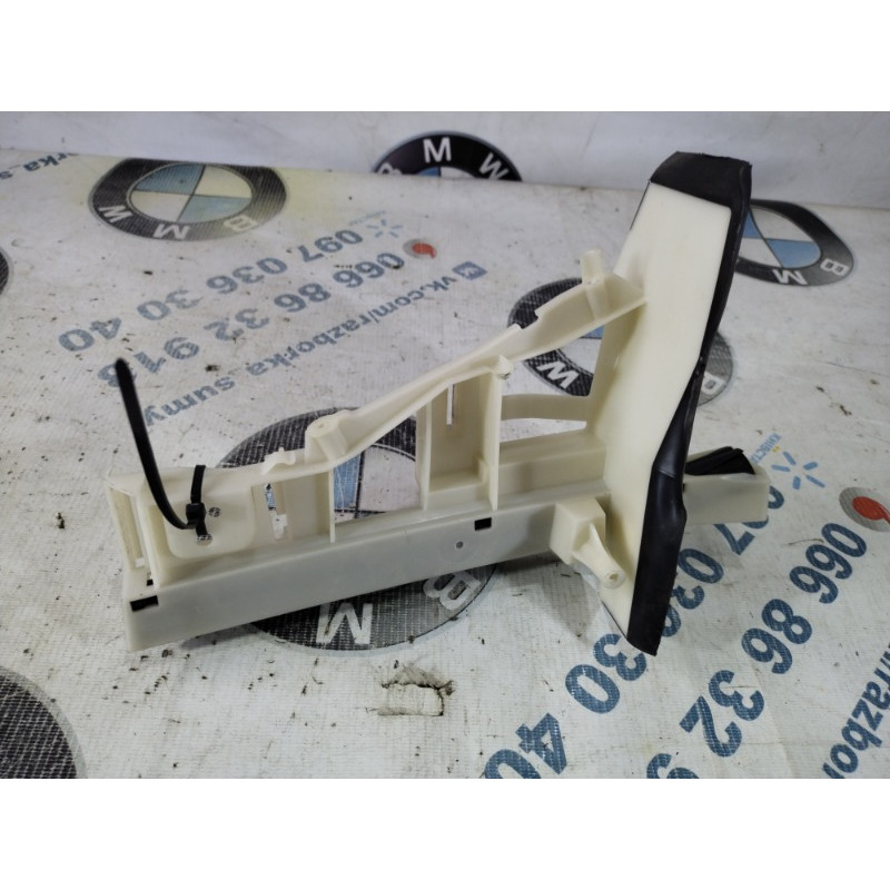 Крепление замка двери (кузов и элементы) FORD Focus MK3 2015 2.0 F1EBA264A27AA