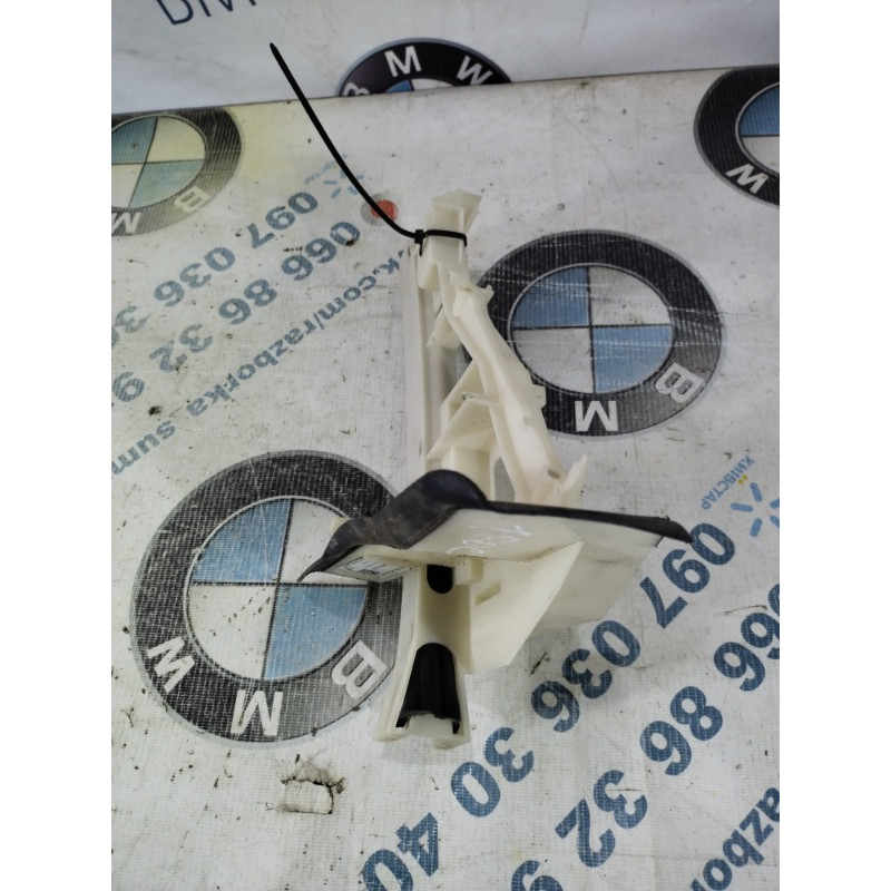 Крепление замка двери (кузов и элементы) FORD Focus MK3 2015 2.0 F1EBA264A27AA