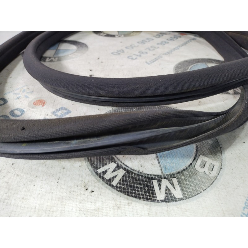 Уплотнитель проема двери (кузов и элементы) Mercedes-Benz C-class W203 1.8 M111.951