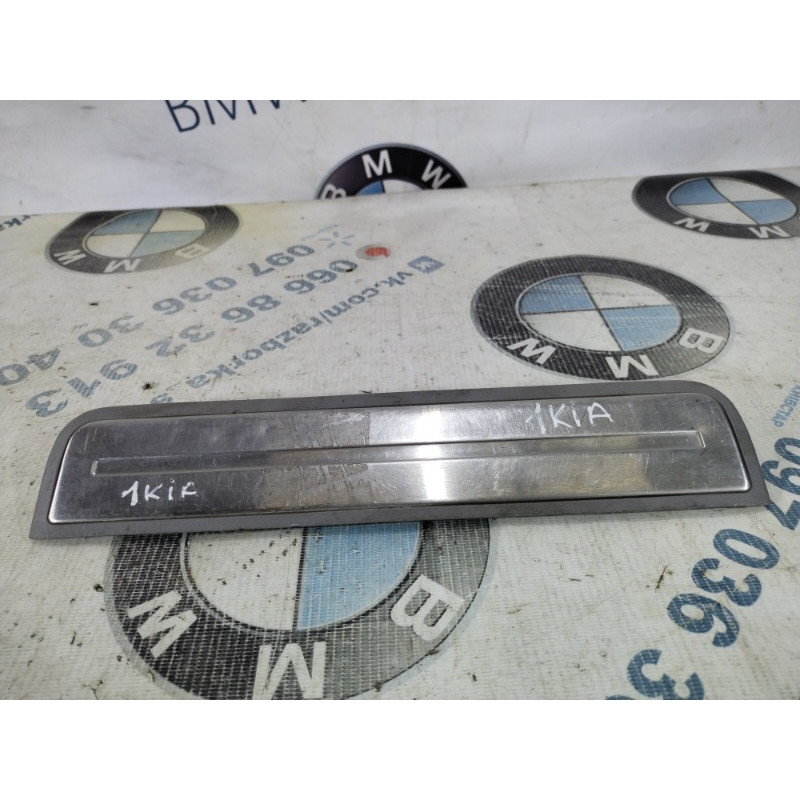Накладка на поріг (кузов і елементи) KIA Sorento BL 2005 2.5 CRDI 858883e000