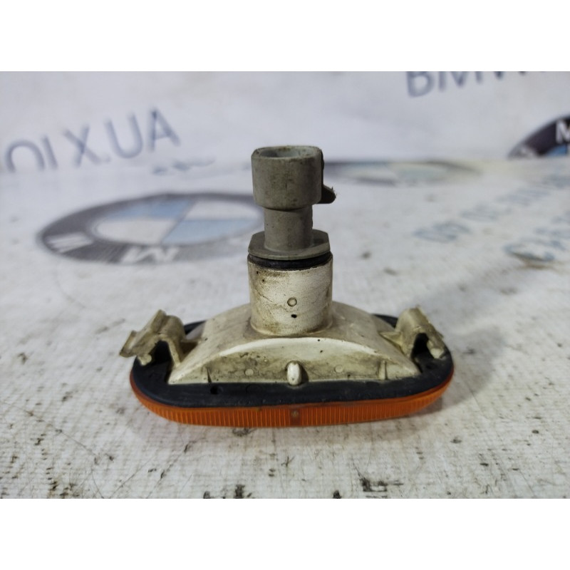 Повторитель поворота (оптика) Volkswagen Passat B5 2000 2.5