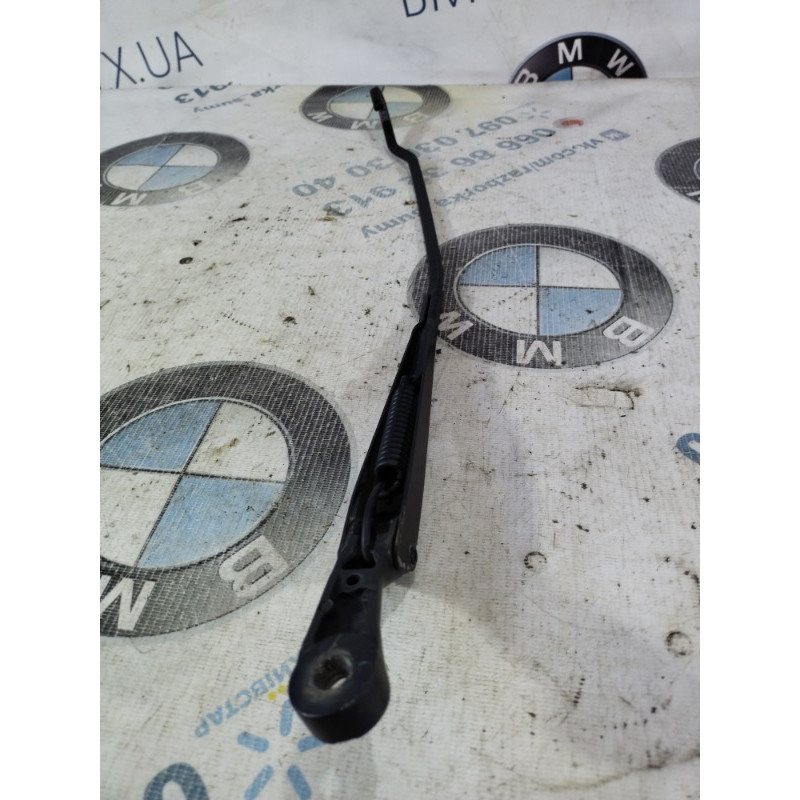 Поводок дворника (кузов и элементы) Volkswagen Passat B5 2000 2.5 3b1955410