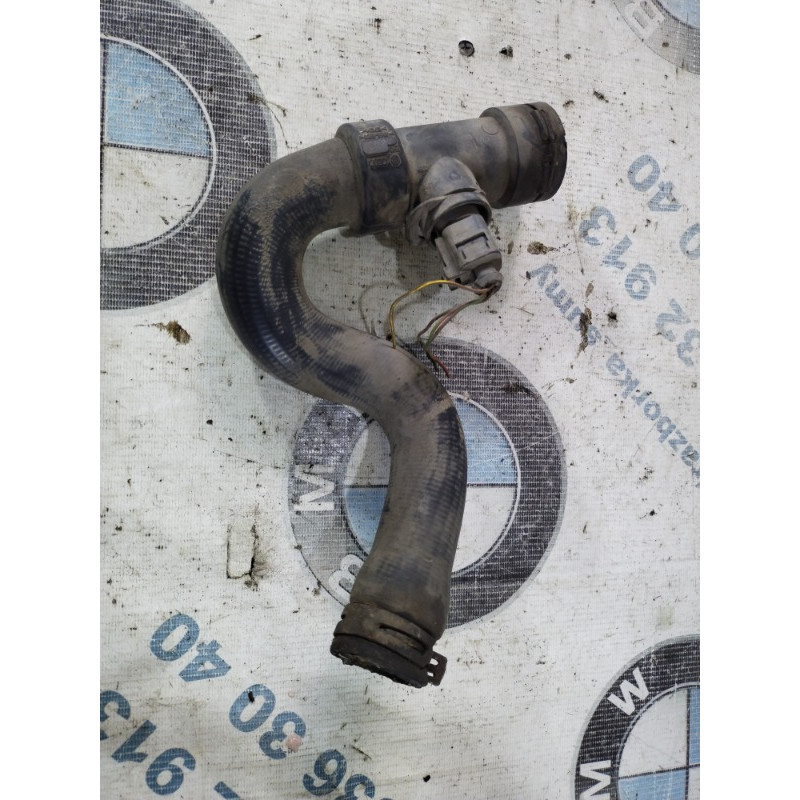 Патрубок (система охлаждения) Volkswagen Passat B5 2000 2.5 8D0121049a