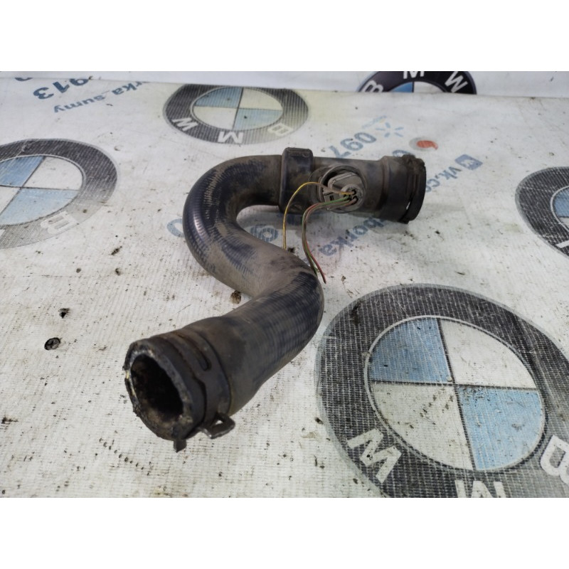 Патрубок (система охлаждения) Volkswagen Passat B5 2000 2.5 8D0121049a