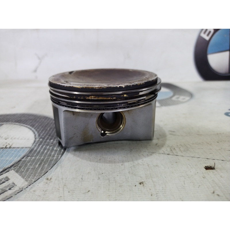 Поршень (двигатель и элементы) Volkswagen Passat B7 2013 2.5 07K 107 065 F