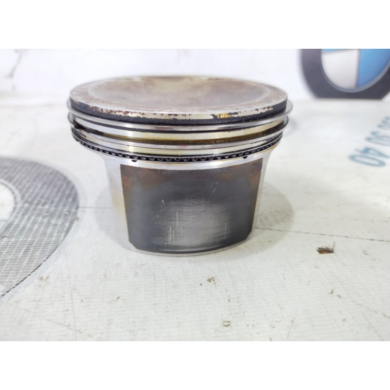 Поршень (двигатель и элементы) Volkswagen Passat B7 2013 2.5 07K 107 065 F