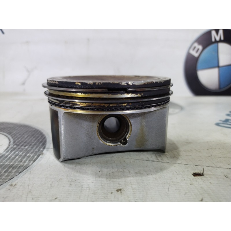 Поршень (двигатель и элементы) Volkswagen Passat B7 2013 2.5 07K 107 065 F