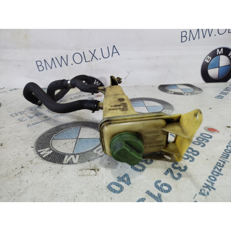 Бачок гідропідсилювача (рульове керування) Volkswagen Passat B5 2000 2.5 8d0422373c