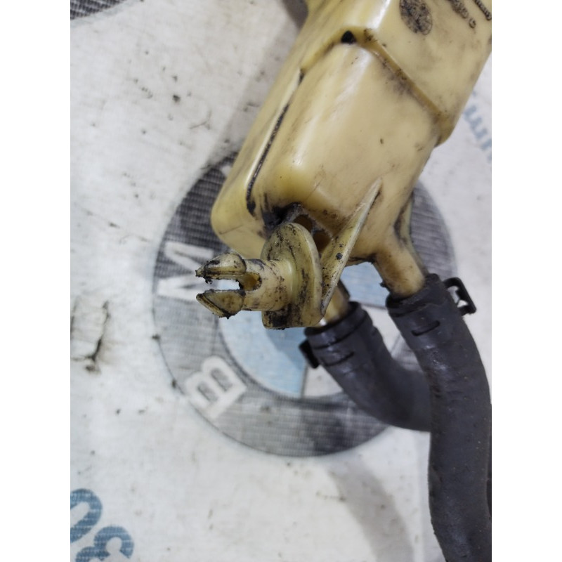 Бачок гідропідсилювача (рульове керування) Volkswagen Passat B5 2000 2.5 8d0422373c