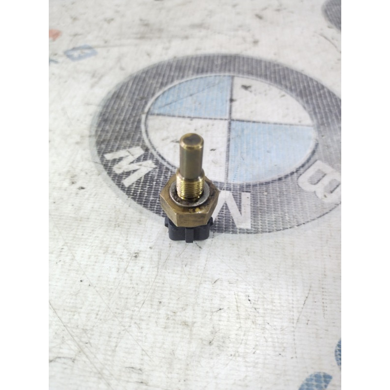 Датчик температуры (электрика / датчики) Volkswagen Passat B5 2000 2.5 059919563