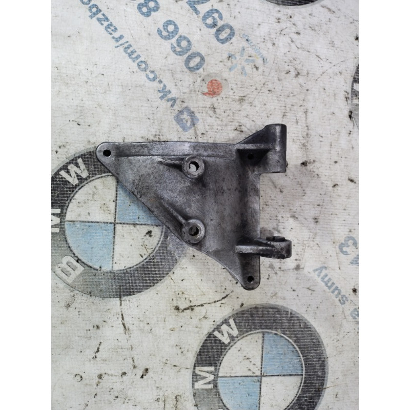 Кронштейн компрессора кондиционера (кронштейны двигателя) Volkswagen Passat B5 2000 2.5 059260885E