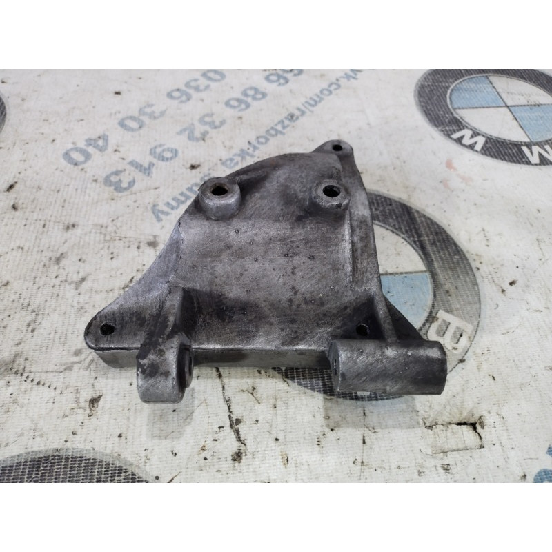 Кронштейн компрессора кондиционера (кронштейны двигателя) Volkswagen Passat B5 2000 2.5 059260885E