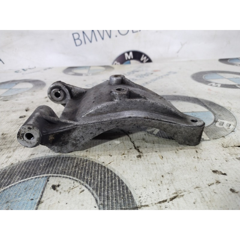 Кронштейн компрессора кондиционера (кронштейны двигателя) Volkswagen Passat B5 2000 2.5 059260885E