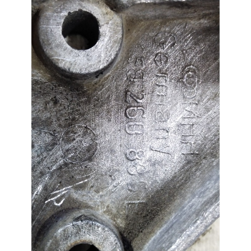 Кронштейн компрессора кондиционера (кронштейны двигателя) Volkswagen Passat B5 2000 2.5 059260885E