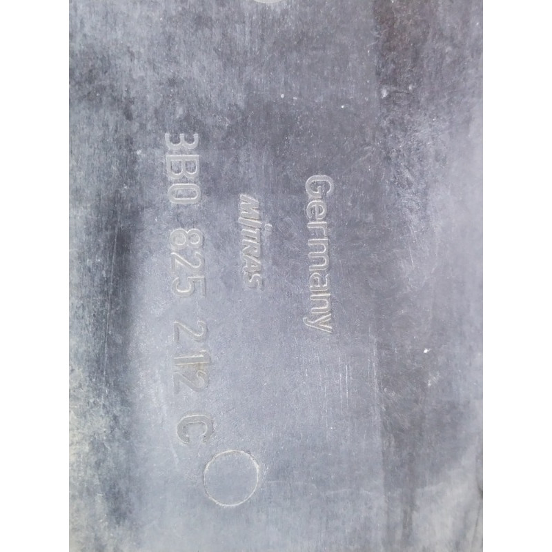 Защита (кузов и элементы) Volkswagen Passat B5 2000 2.5 3b0825212c