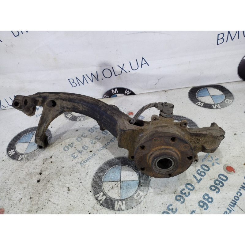 Поворотный кулак (подвеска) Volkswagen Passat B5 2000 2.5 8D0407258AE