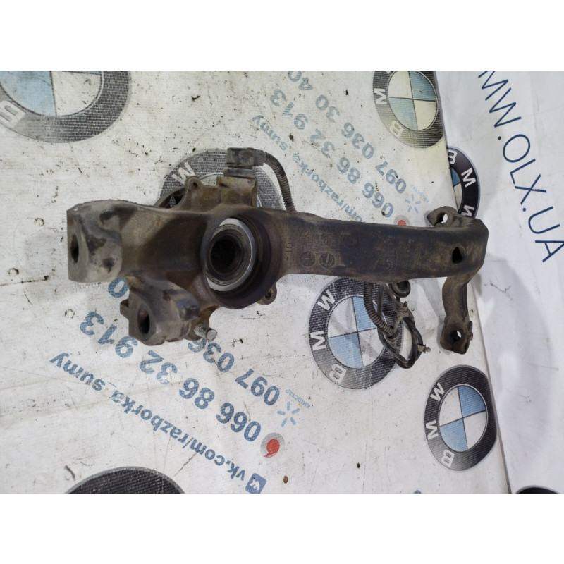Поворотный кулак (подвеска) Volkswagen Passat B5 2000 2.5 8D0407258AE