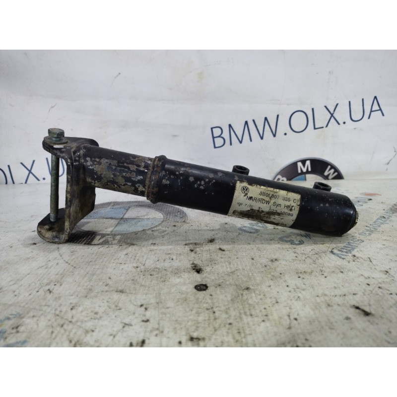 Кронштейн усилителя бампера (стекла и зеркала) Volkswagen Passat B5 2000 2.5 3b0807335c