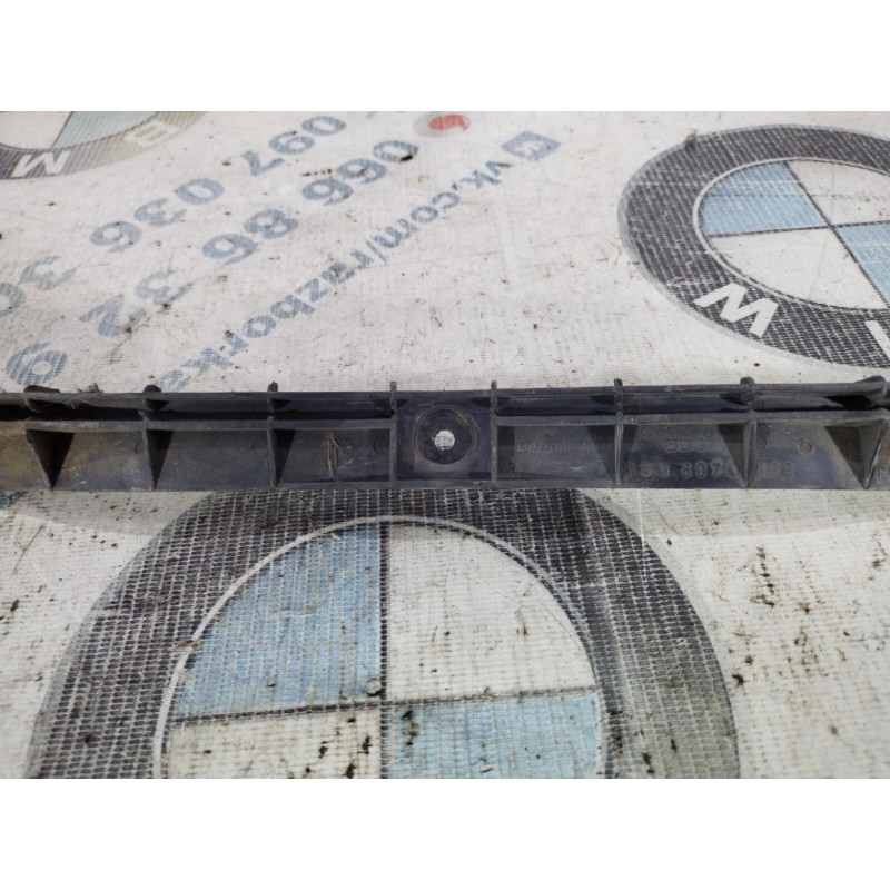 Кріплення бампера (кузов і елементи) Volkswagen Passat B5 2000 2.5 3b9807863
