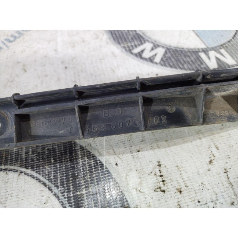 Кріплення бампера (кузов і елементи) Volkswagen Passat B5 2000 2.5 3b9807863