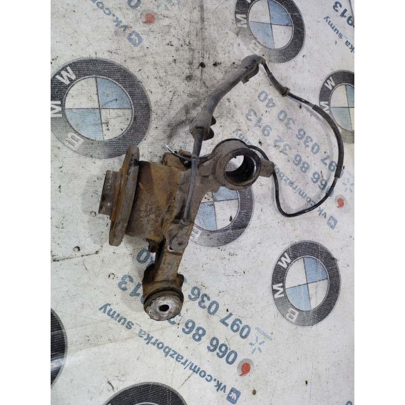 Ступиця (підвіска) Volkswagen Passat B5 2000 2.5