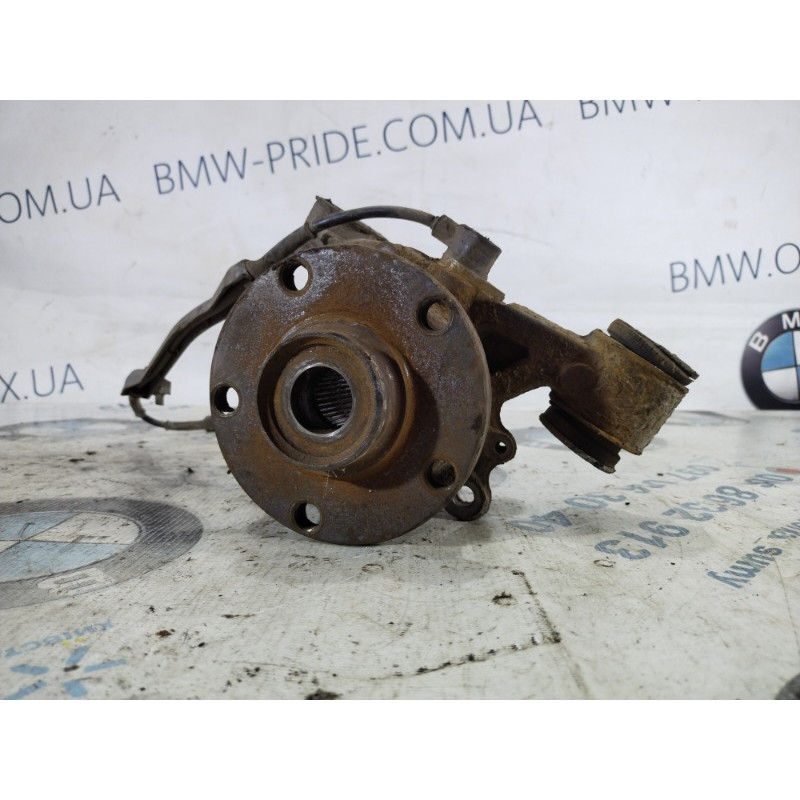 Ступиця (підвіска) Volkswagen Passat B5 2000 2.5