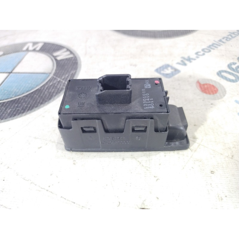 Кнопка стеклоподъемника (электрика / кнопки) Opel Insignia A 2012 2.0 DTH 13301888