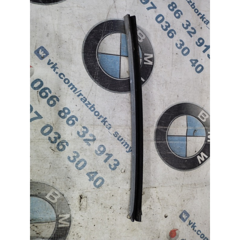 Направляющая стекла двери (кузов и элементы) BMW 5-series E34 1994 M43b18 51321944042