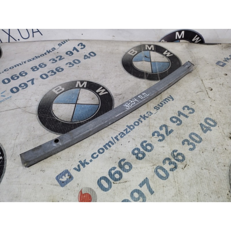 Направляющая стекла двери (кузов и элементы) BMW 5-series E34 1994 M43b18 51321944042