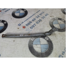 Направляющая стекла двери